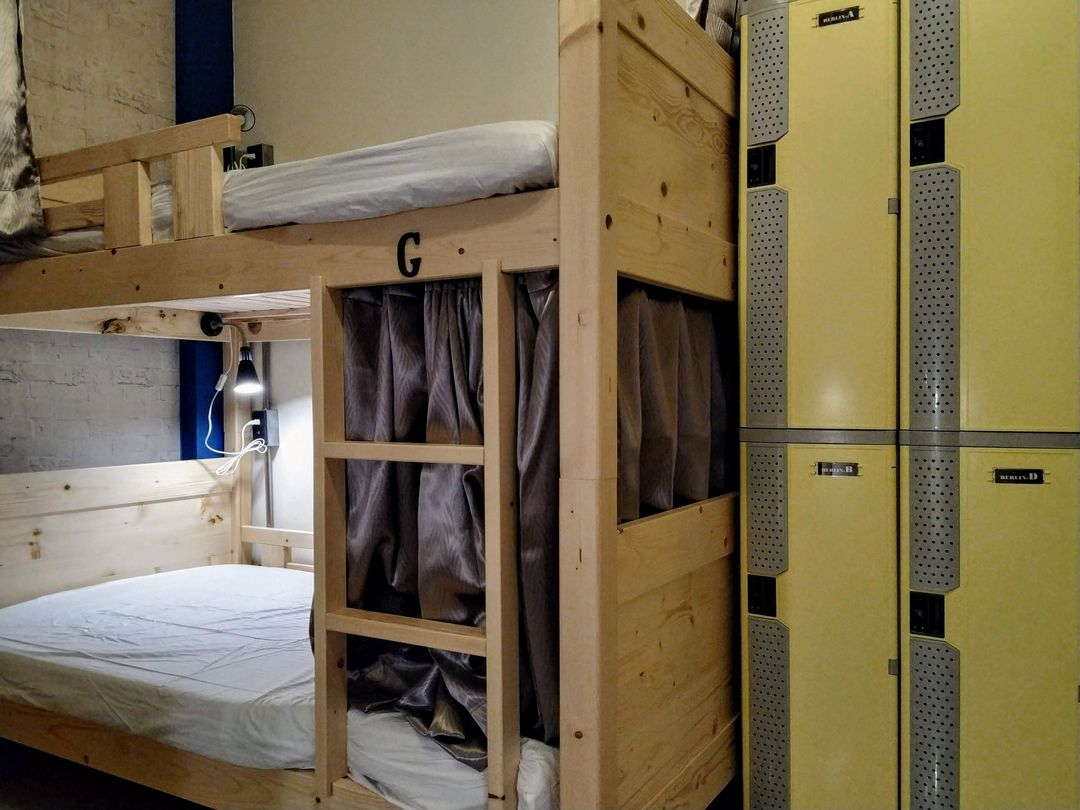 Backpacker Inn Hall 497-2