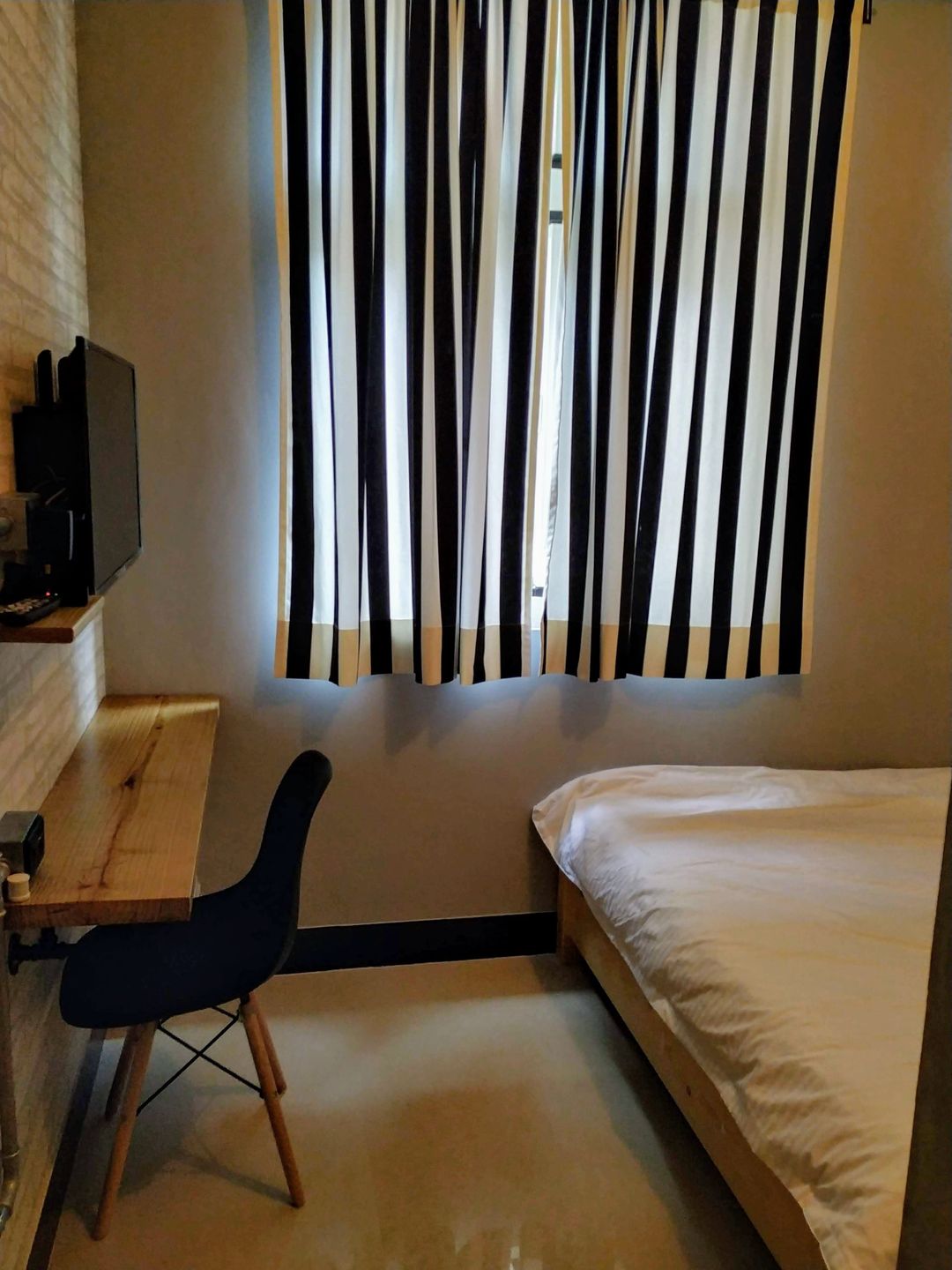 Backpacker Inn Hall 497-2