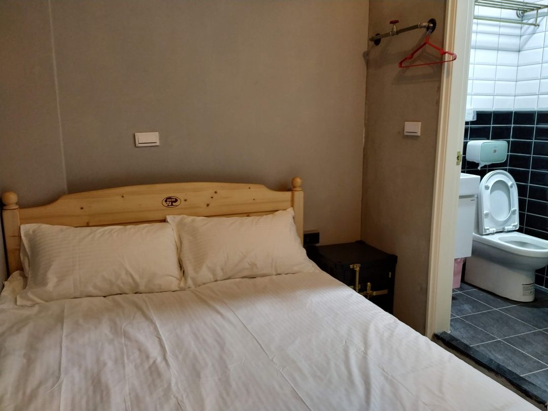 Backpacker Inn Hall 497-2