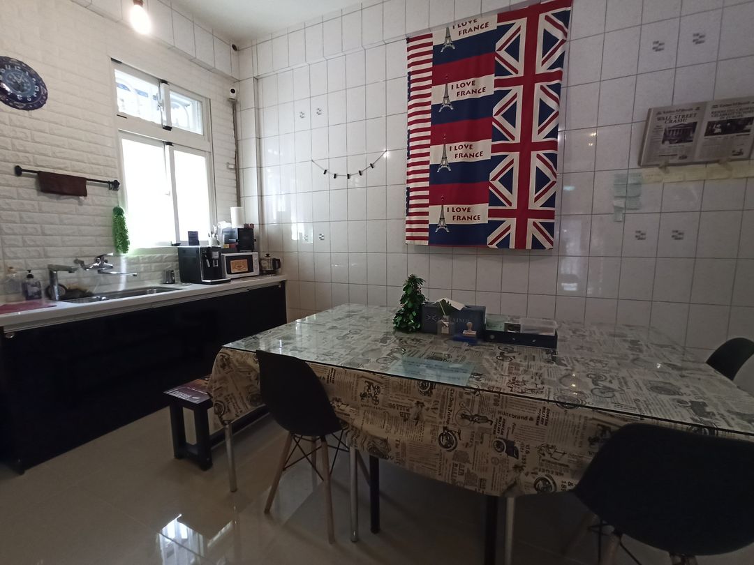 Backpacker Inn Hall 497-2