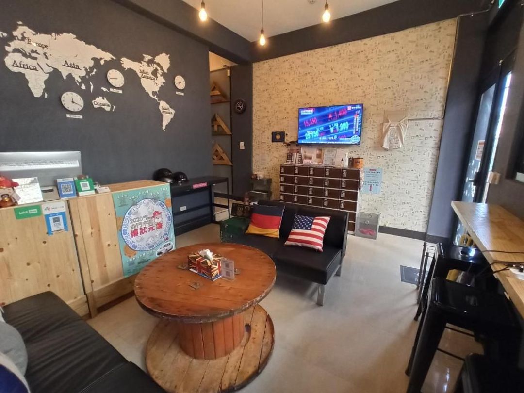 Backpacker Inn Hall 497-2