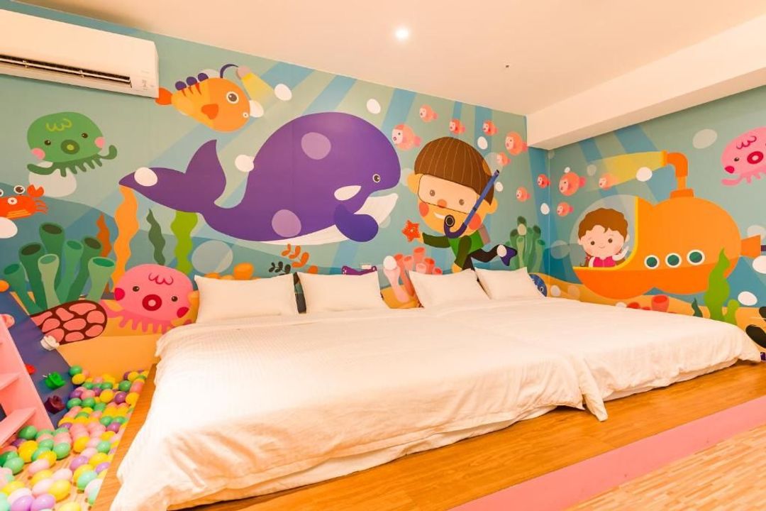 閣樂親子旅宿｜近羅東夜市、球池溜滑梯小廚房、網美水族箱浴缸