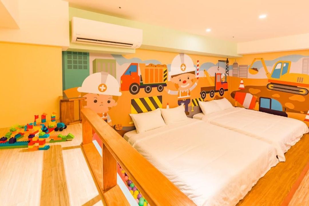 閣樂親子旅宿｜近羅東夜市、球池溜滑梯小廚房、網美水族箱浴缸