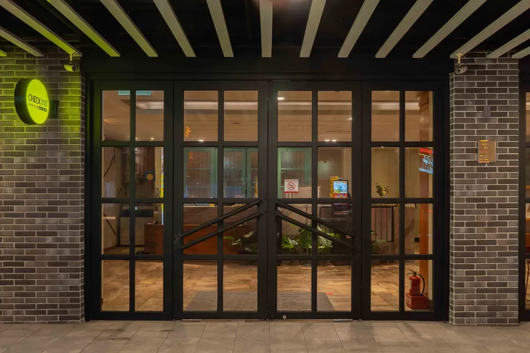 CHECK inn Taichung Ziyou-5