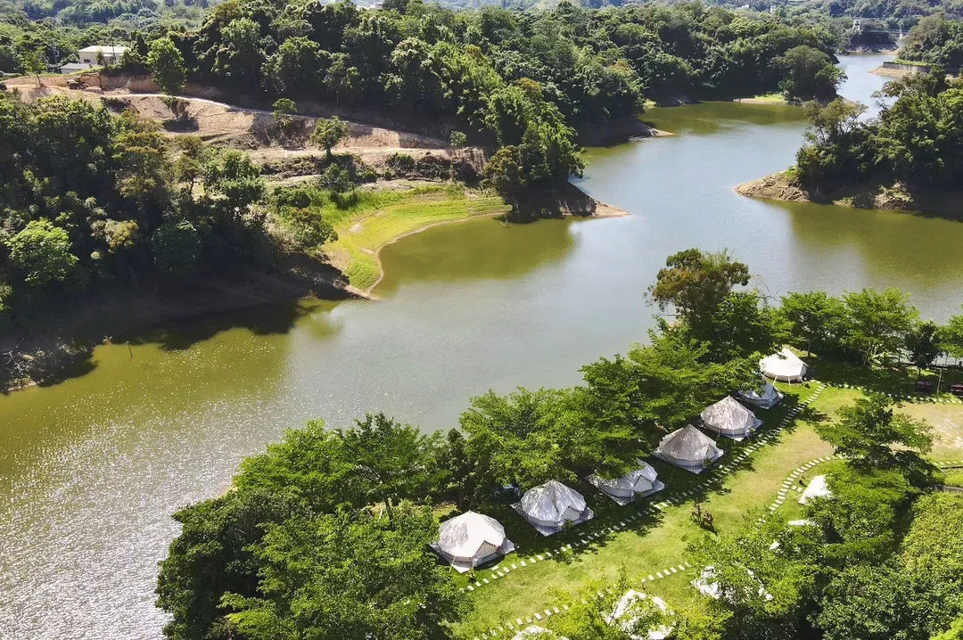 荒野半島｜獨家7折起！無敵湖景豪華露營、一泊二食贈體驗、附冷氣-7