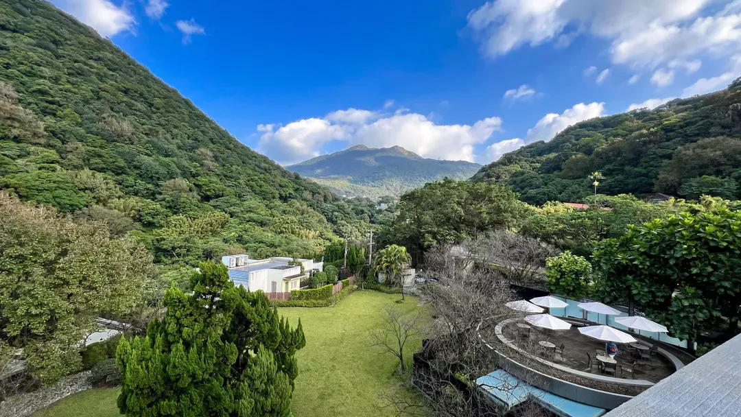 雀客藏居台北阳明山温泉饭店｜泳池、儿童戏水池