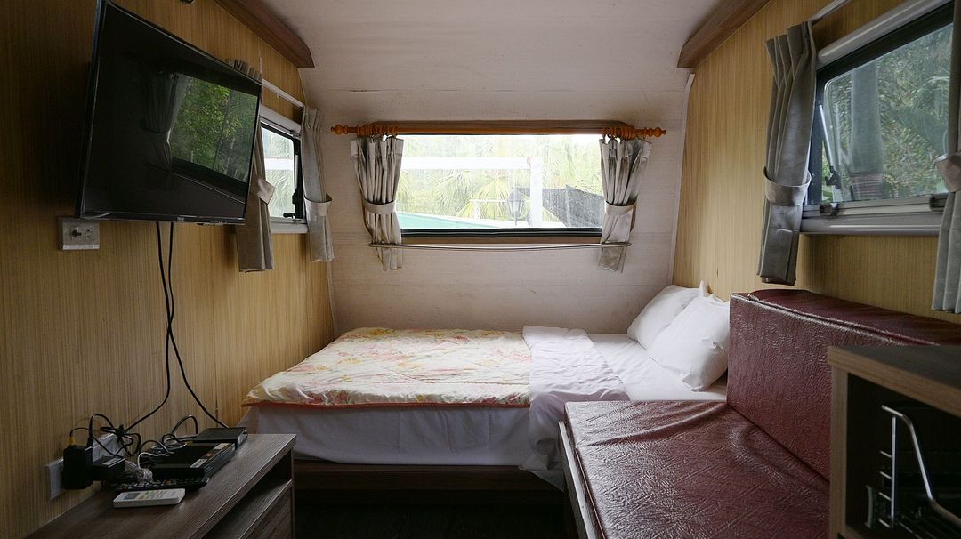 隱峇里山莊｜露營車、景觀民宿、團體包棟推薦