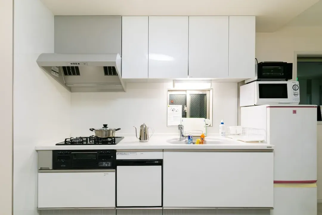 Sterilization and deodorization of the inside of the building and bedding are finished by spraying EM fermenting enzyme. Alcohol disinfection is also carried out!