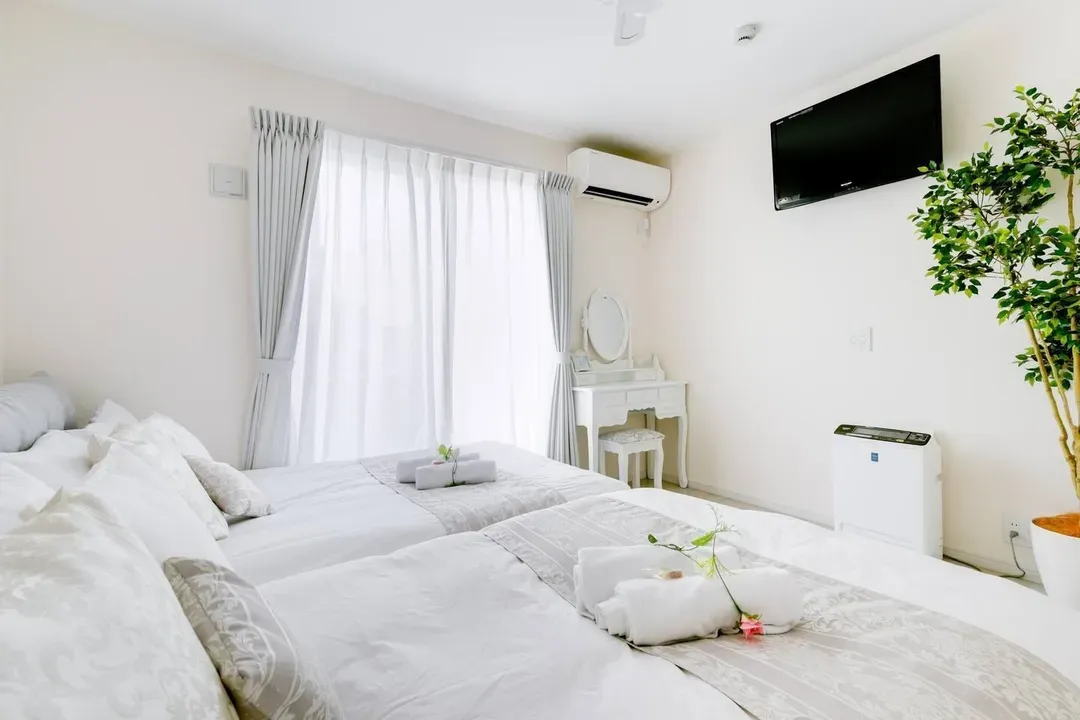 Sterilization and deodorization of the inside of the building and bedding are finished by spraying EM fermenting enzyme. Alcohol disinfection is also carried out!