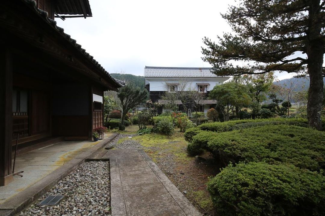 Mountains around a hundred years of Japanese traditional architecture-7