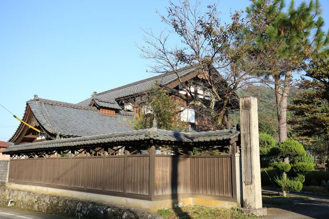Mountains around a hundred years of Japanese traditional architecture-5