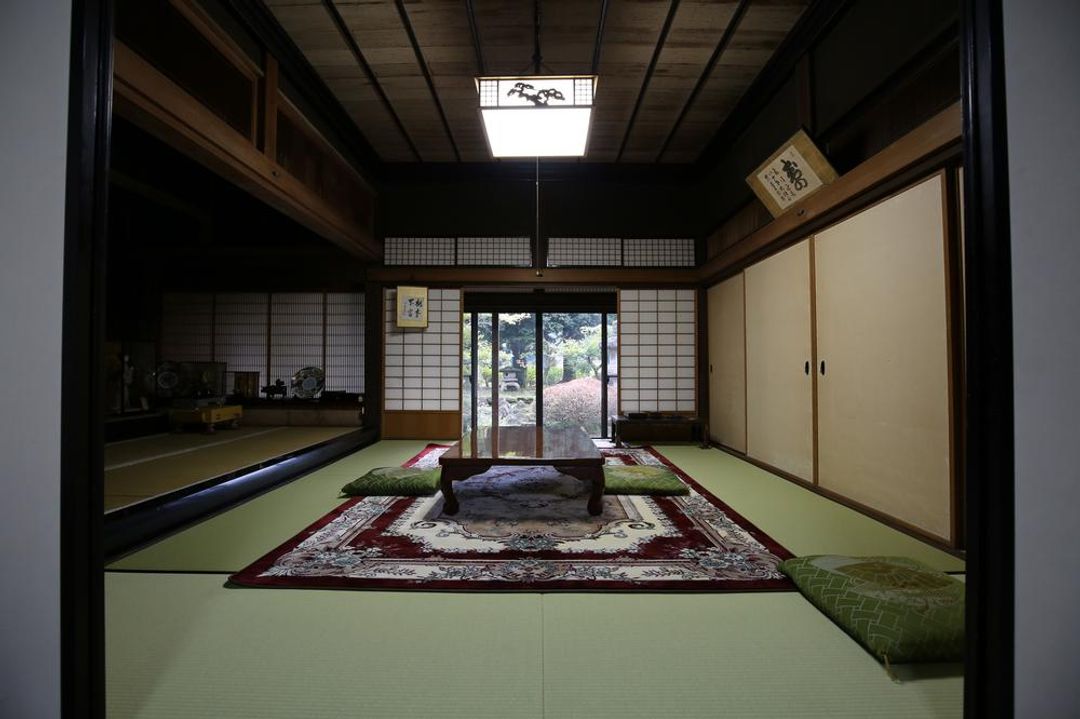 Mountains around a hundred years of Japanese traditional architecture-11