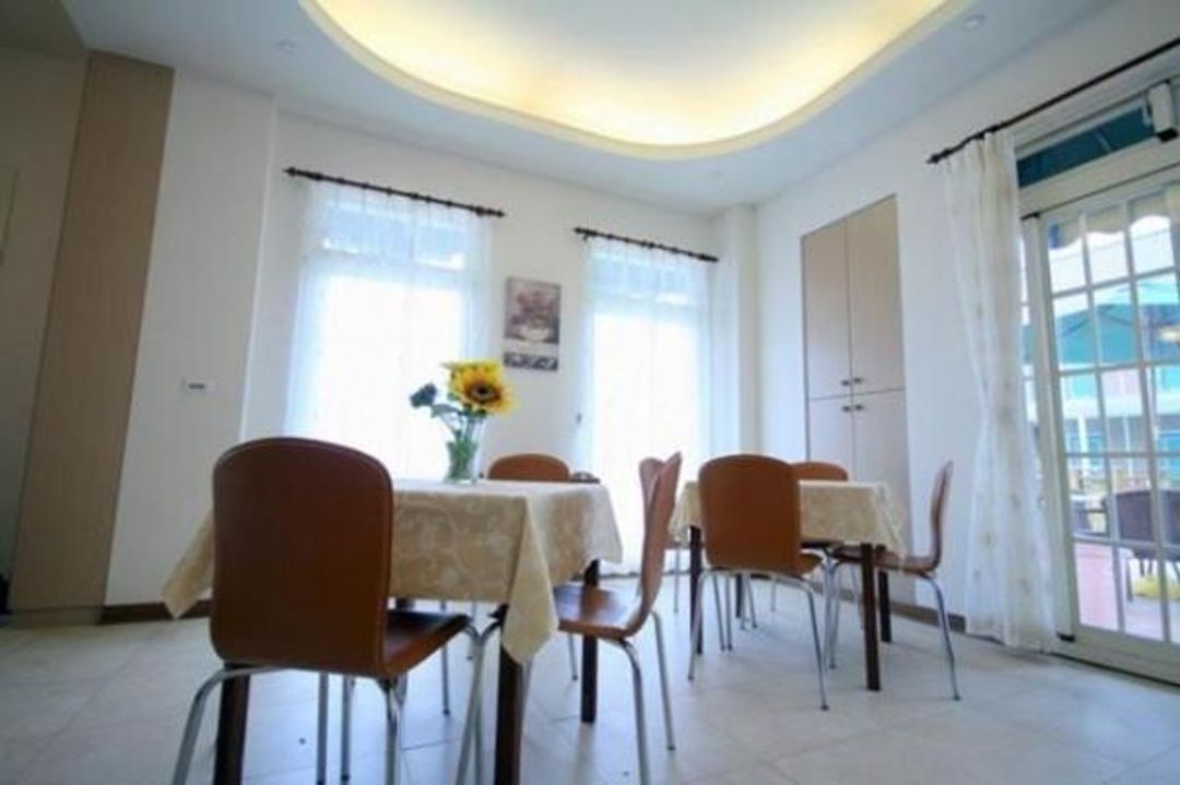 Champs Elysées Garden Homestay