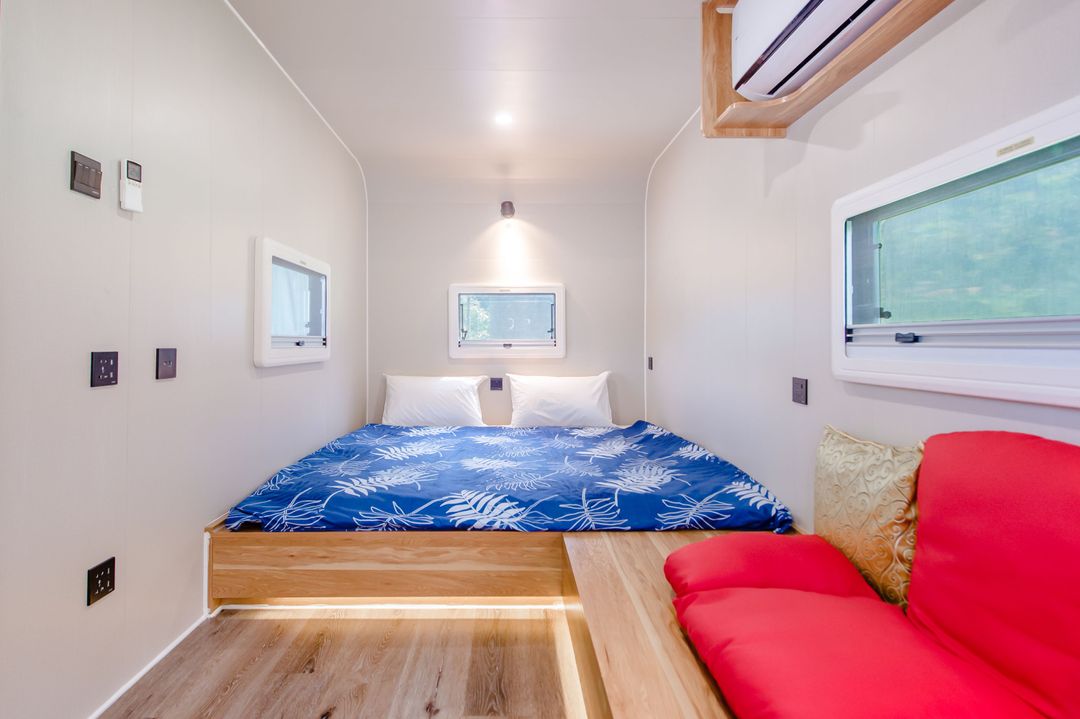 Tai  Ping  Shan  Camper  Van