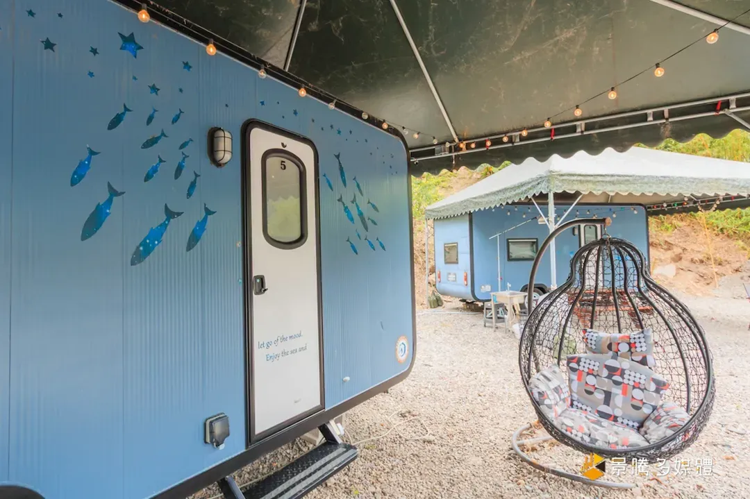Tai  Ping  Shan  Camper  Van