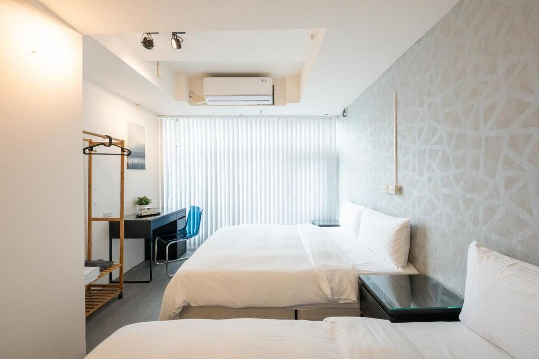 Hotelshere, Ximen