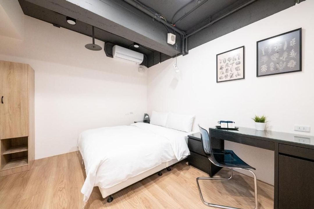 Hotelshere, Ximen