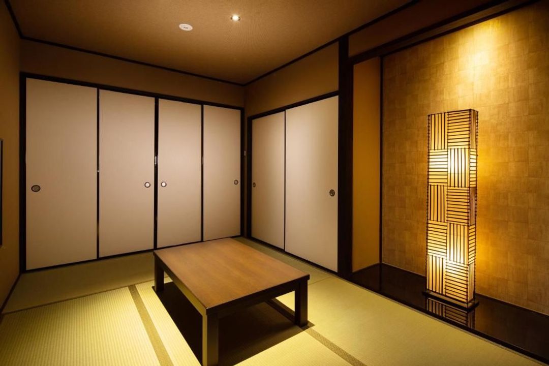 紡 東寺西門前