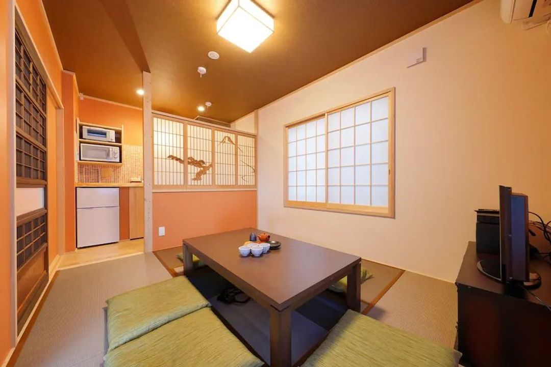 Asakusa 8min Walk/ walk to Skytree / 2BR,1LR,2 toilets, 1 bath /60㎡/ Max 6pax/ Japanese-Style House with Loft
