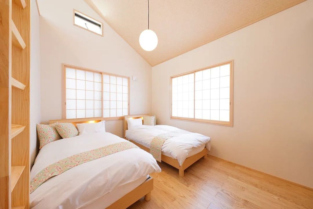 Asakusa 8min Walk/ walk to Skytree / 2BR,1LR,2 toilets, 1 bath /60㎡/ Max 6pax/ Japanese-Style House with Loft