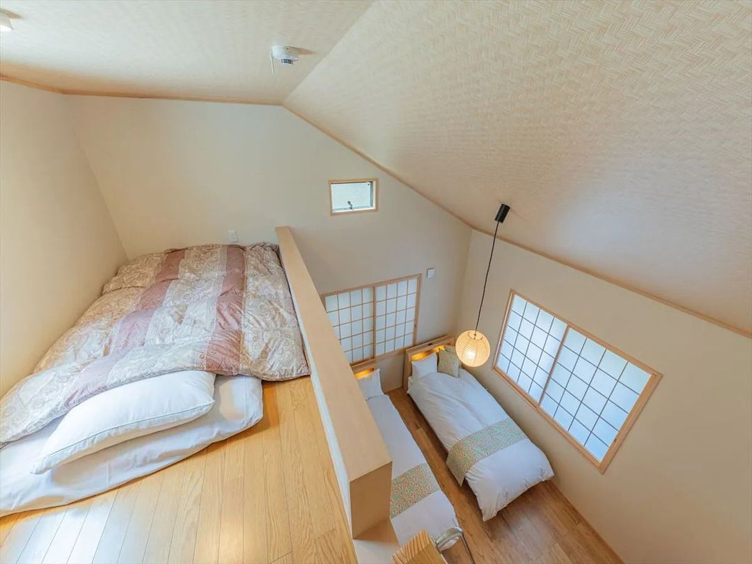 Asakusa 8min Walk/ walk to Skytree / 2BR,1LR,2 toilets, 1 bath /60㎡/ Max 6pax/ Japanese-Style House with Loft