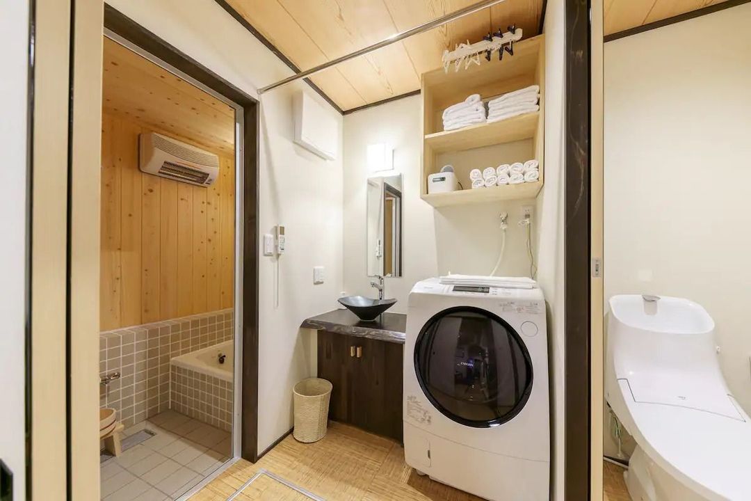 8min walk from Asakusa/Stroll along the Sumida River / 2LDK/1.5UB / 60㎡, Max 6pax / 2-story Japanese-style villa (with loft)
