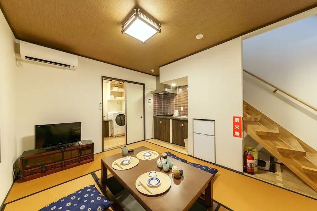 8min walk from Asakusa/Stroll along the Sumida River / 2LDK/1.5UB / 60㎡, Max 6pax / 2-story Japanese-style villa (with loft)