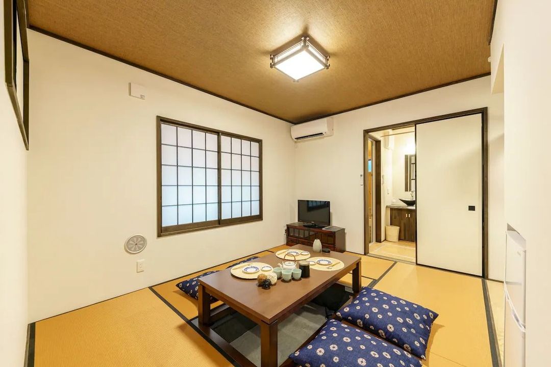 8min walk from Asakusa/Stroll along the Sumida River / 2LDK/1.5UB / 60㎡, Max 6pax / 2-story Japanese-style villa (with loft)