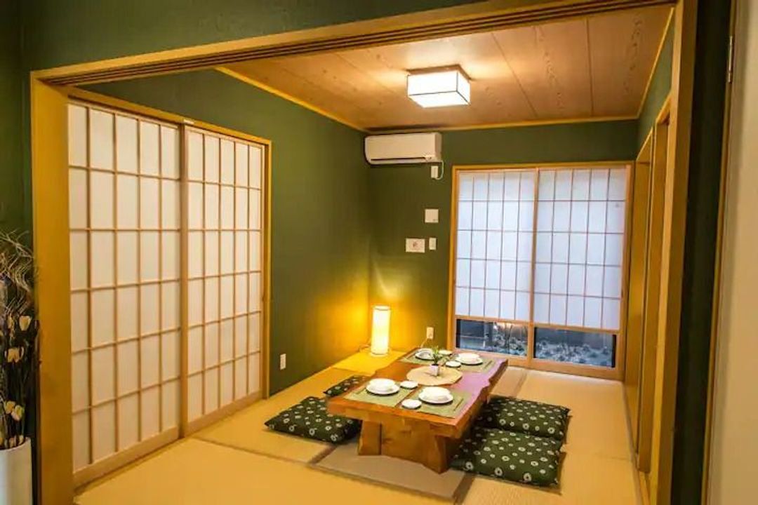 宿家 烏丸院｜最多6人/2室1廳/2衛1浴/附設小庭院/三之輪站步行5分