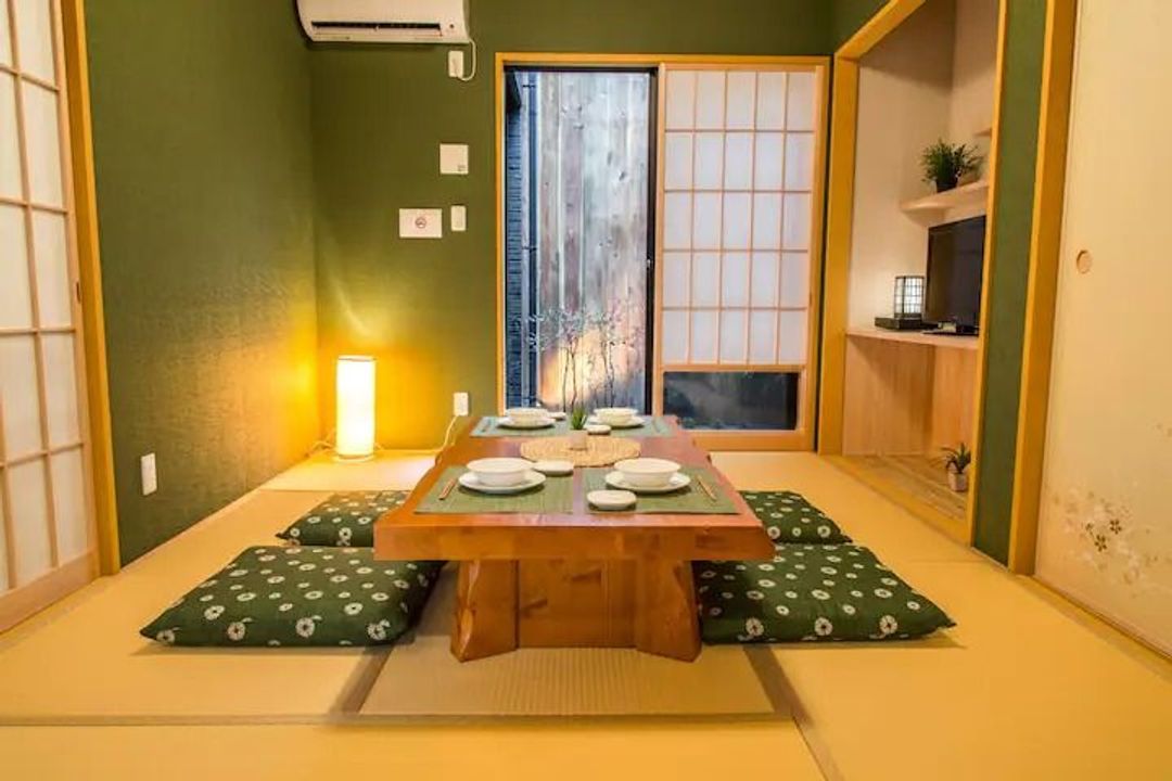 宿家 烏丸院｜最多6人/2室1廳/2衛1浴/附設小庭院/三之輪站步行5分