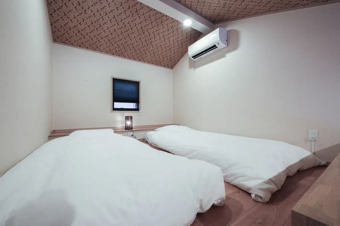 10min walk to Asakusa/2 Bedrooms+Living Room (Loft)/2Toilets+1Bathroom/42㎡, Max 5pax/Entire house