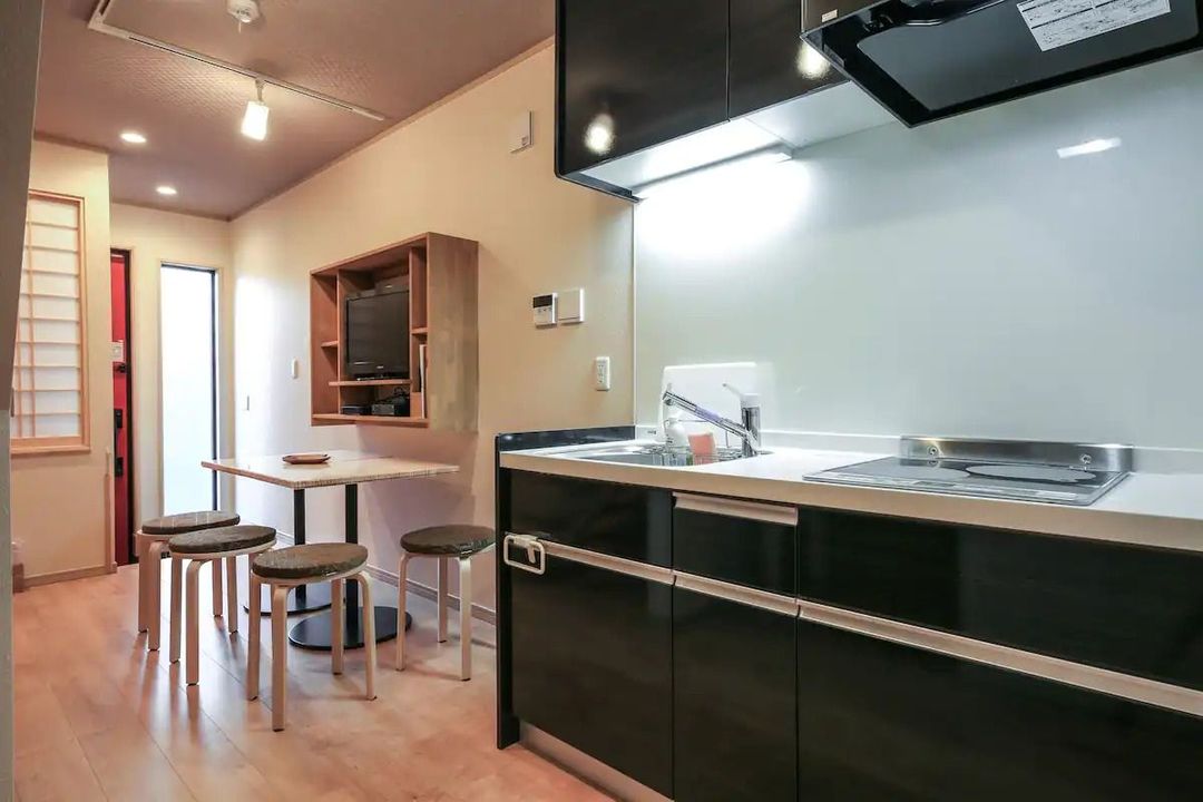 10min walk to Asakusa/2 Bedrooms+Living Room (Loft)/2Toilets+1Bathroom/42㎡, Max 5pax/Entire house