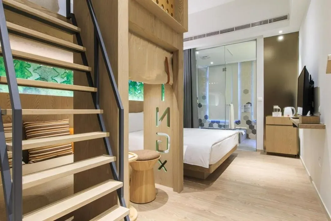 HOTEL PIN