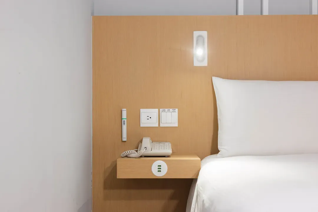 HOTEL PIN