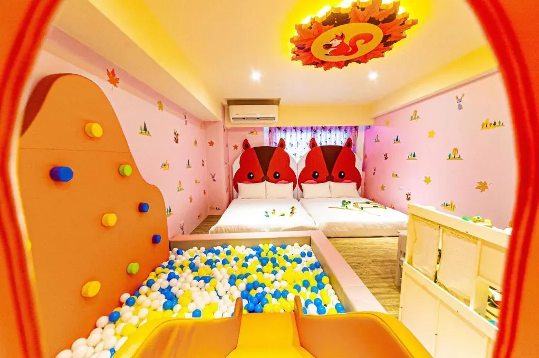 Toyfun Hotel ｜Luodong Night Market 5 minutes walk