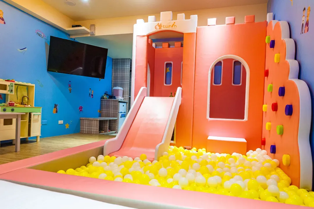 Toyfun Hotel ｜Luodong Night Market 5 minutes walk