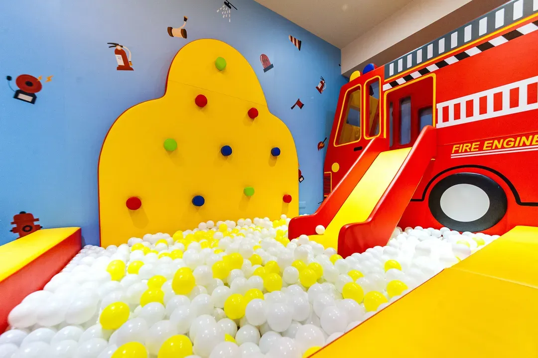 Toyfun Hotel ｜Luodong Night Market 5 minutes walk