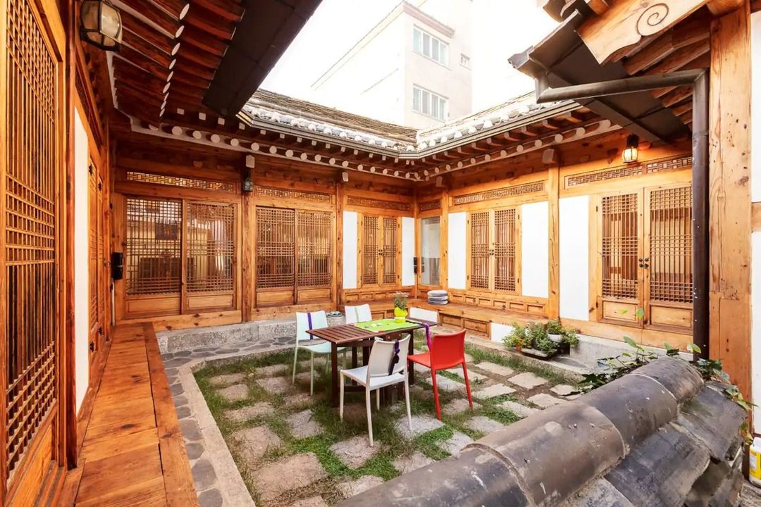 Seoul-Traditional Hanok house in city center