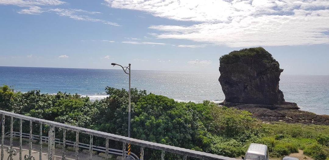 垦丁明君旅栈｜帆船石正对面