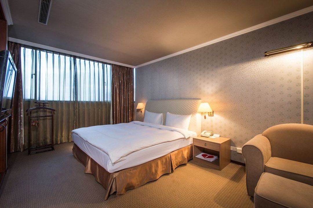 Metropolis Hotel