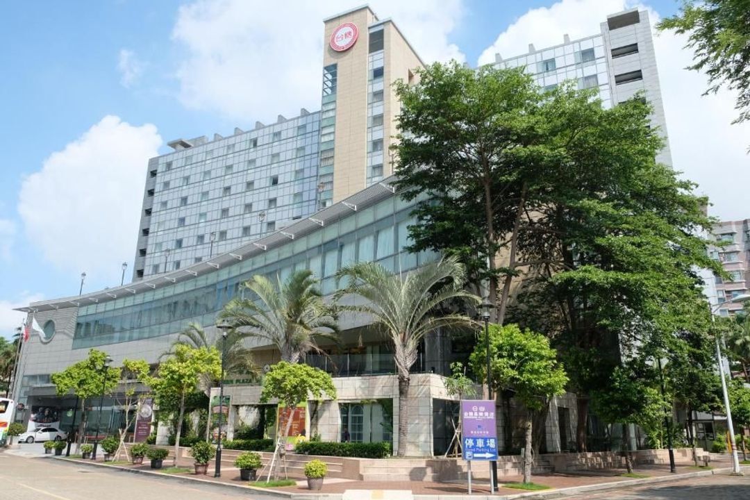 台糖長榮酒店 台南｜緊鄰大東夜市、設有泳池/自助式早餐-14