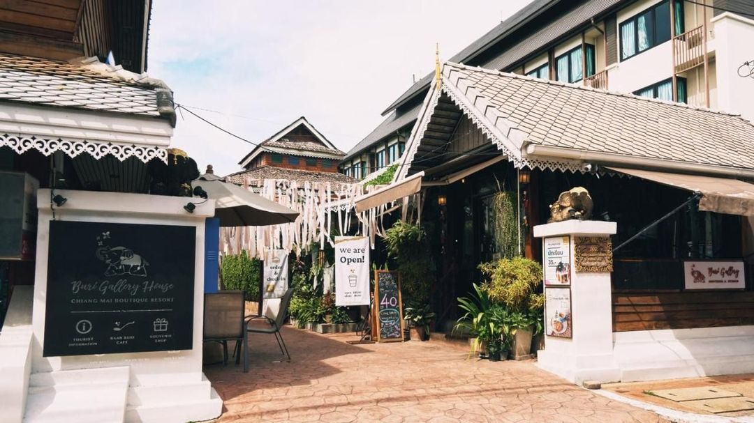 武里府畫廊飯店