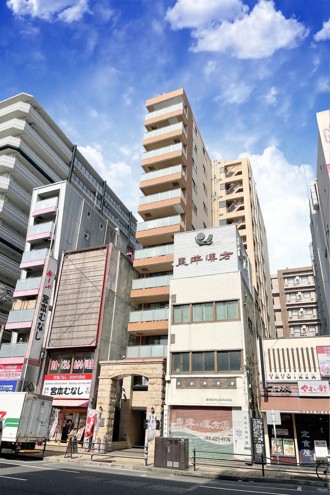 OCY: Open Sale! 30 seconds from Nihonbashi Station, within walking distance of Dotonbori and Shinsaibashi! Designer's Aparthotel