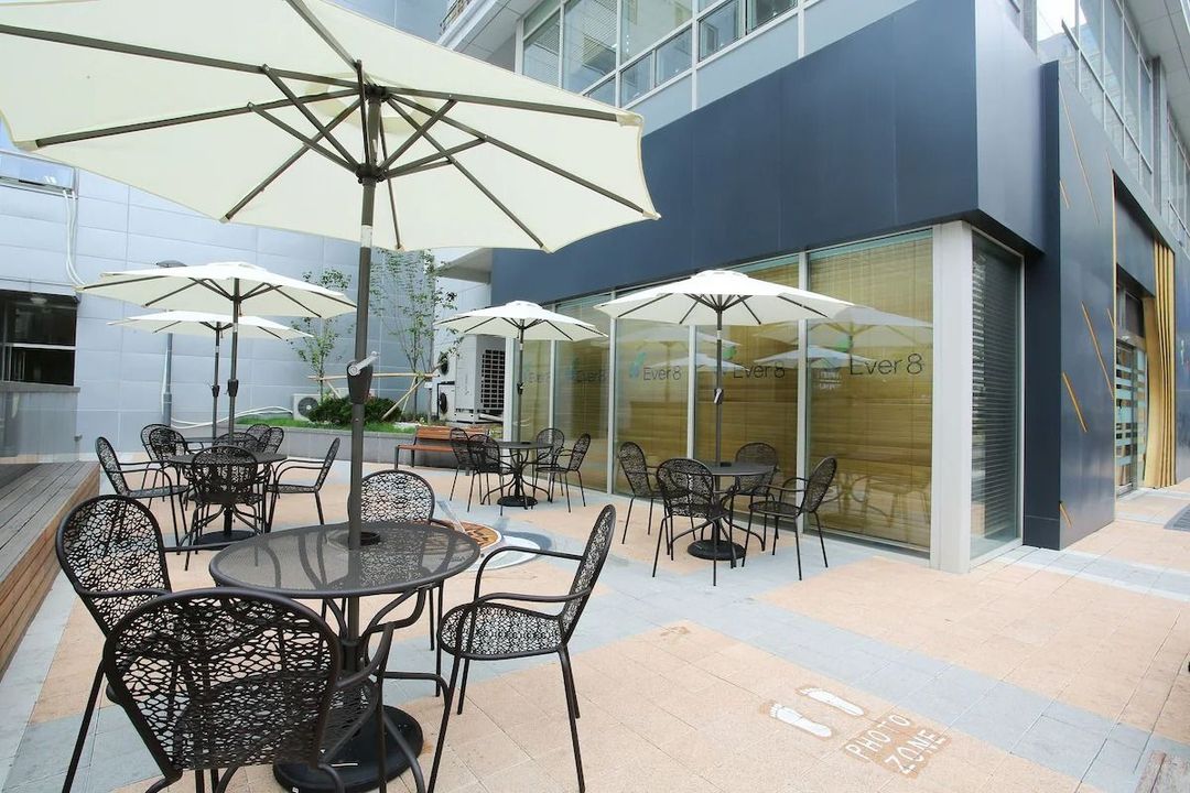 Ever8 公寓式酒店｜5分鐘到梨大站 近新村 弘大商圈