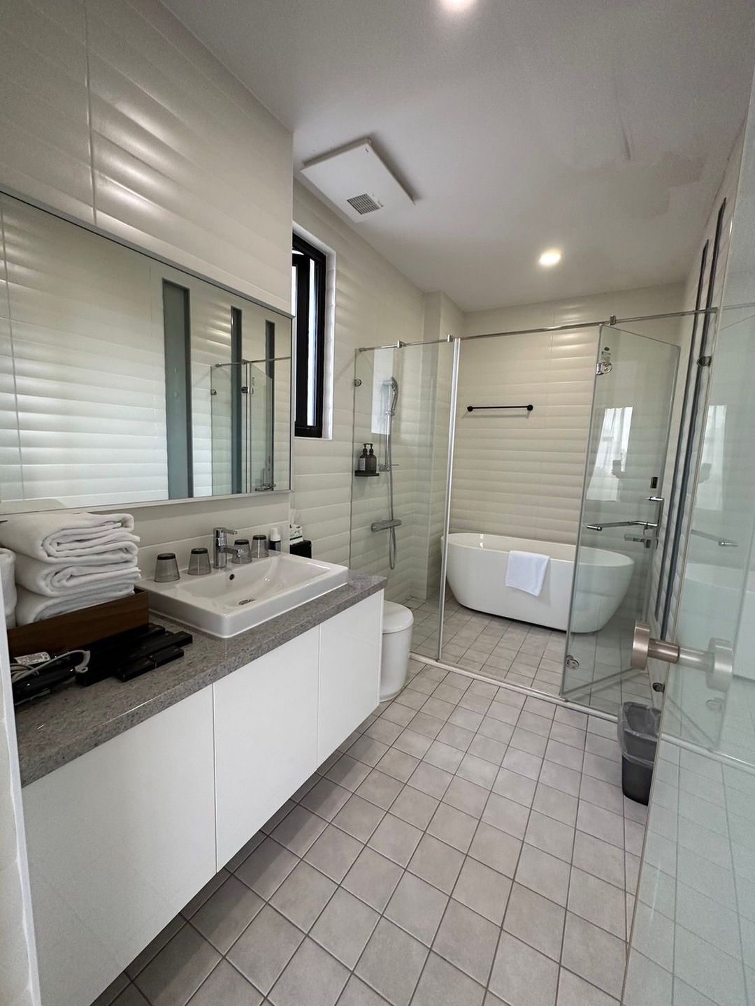 HDL B&B -  Rain Branch