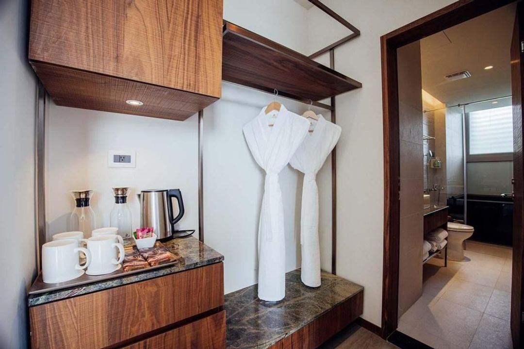 HOTEL BEGINS