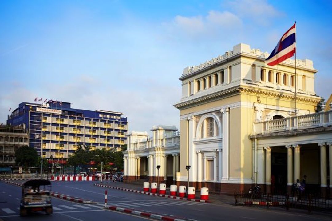 军甲盛斯利荣饭店 The Krungkasem Srikrung Hotel (SHA Extra Plus)