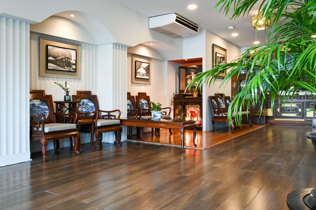 军甲盛斯利荣饭店 The Krungkasem Srikrung Hotel (SHA Extra Plus)