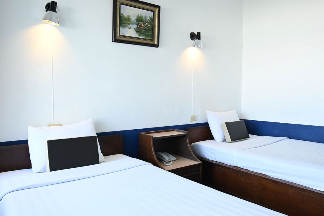 军甲盛斯利荣饭店 The Krungkasem Srikrung Hotel (SHA Extra Plus)