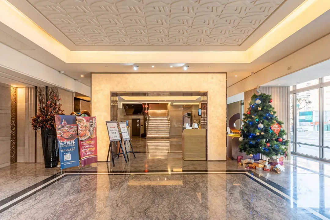 CHECK inn SELECT Taichung Dadun